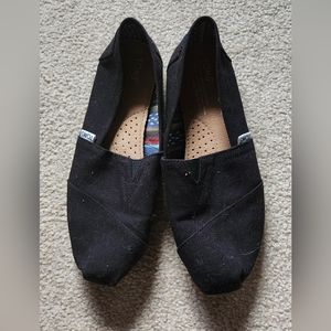 COPY - Black TOMS